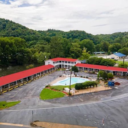 Lloyd'S On The River Country Inn By Oyo Bryson City Εξωτερικό φωτογραφία