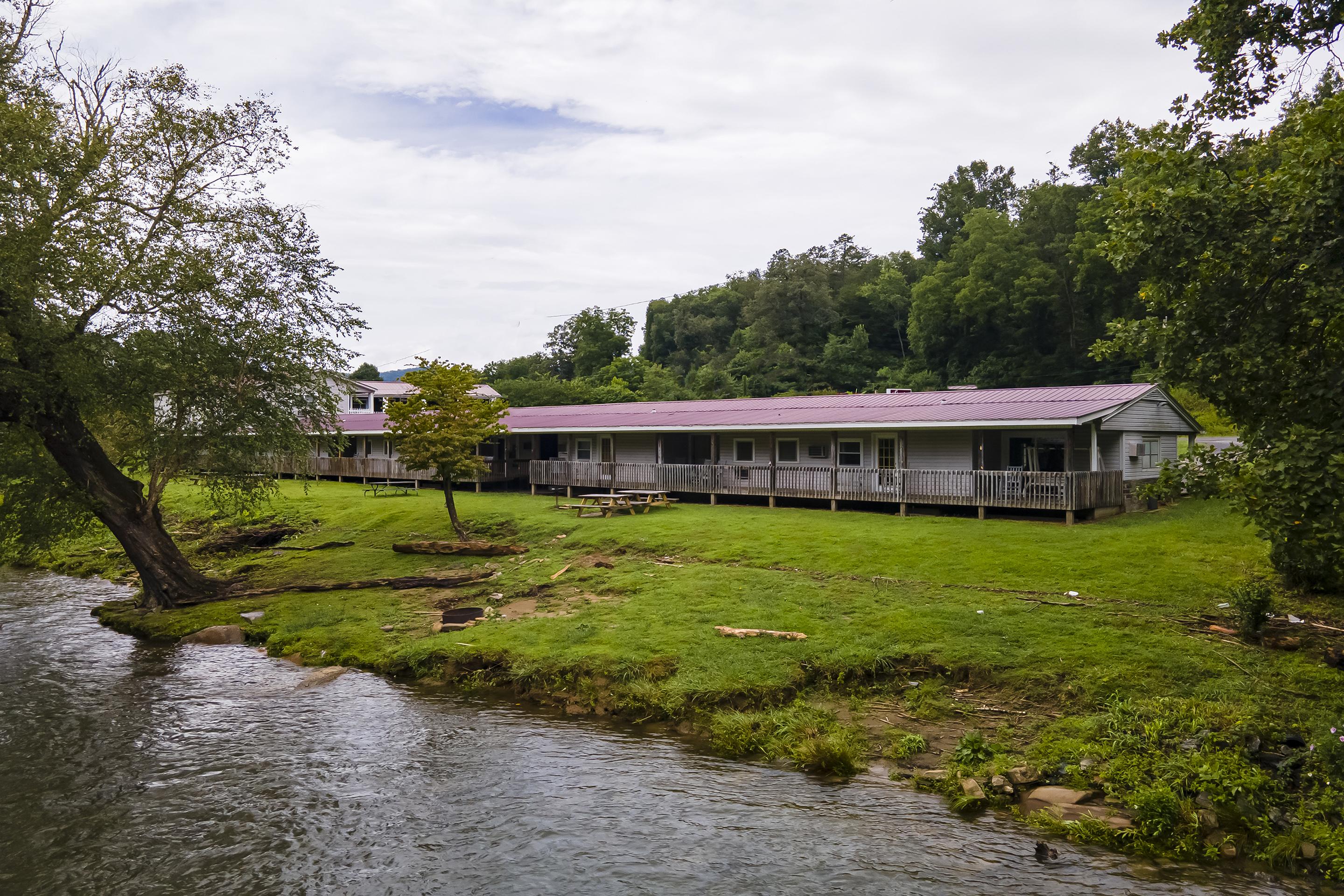 Lloyd'S On The River Country Inn By Oyo Bryson City Εξωτερικό φωτογραφία