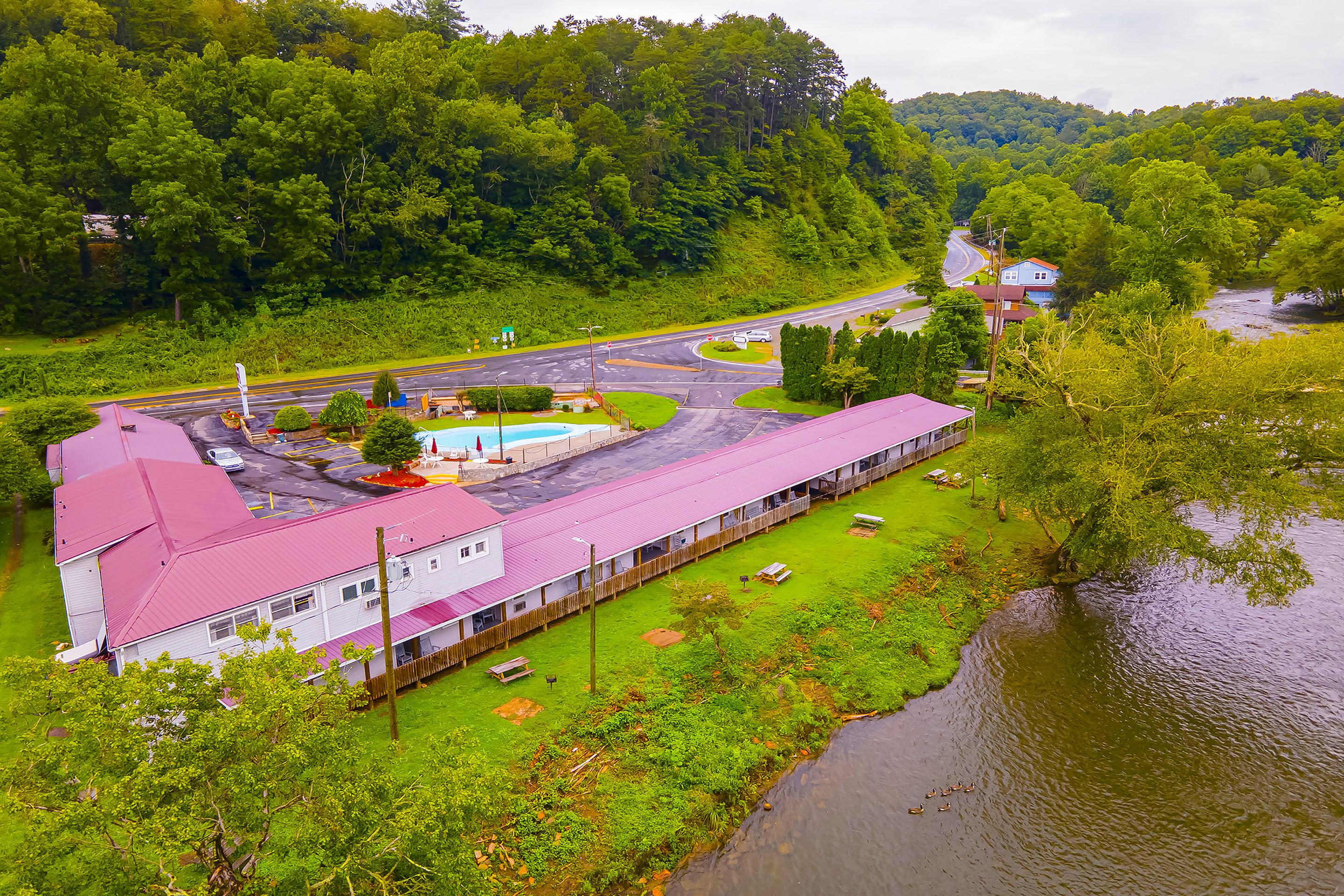 Lloyd'S On The River Country Inn By Oyo Bryson City Εξωτερικό φωτογραφία