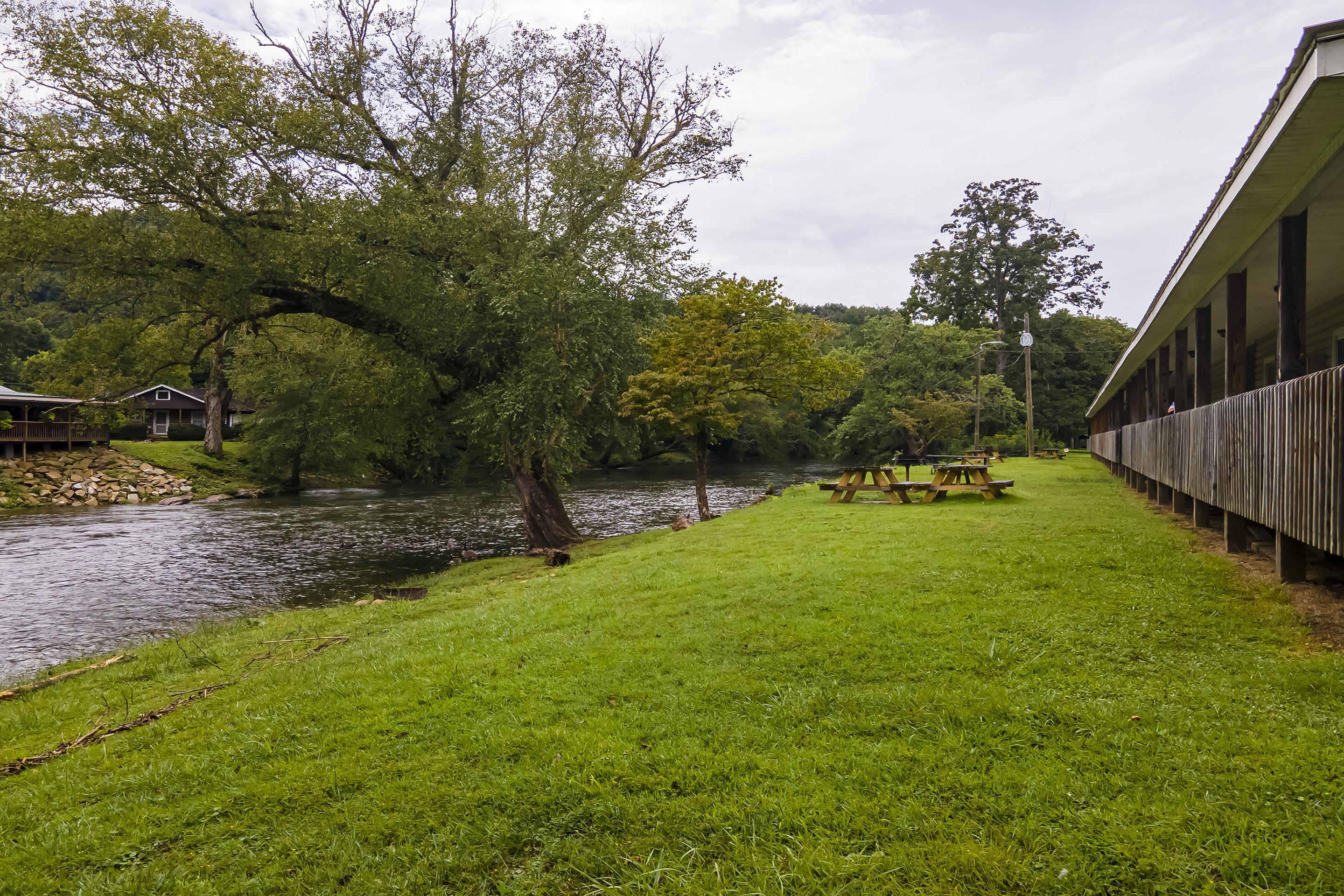 Lloyd'S On The River Country Inn By Oyo Bryson City Εξωτερικό φωτογραφία